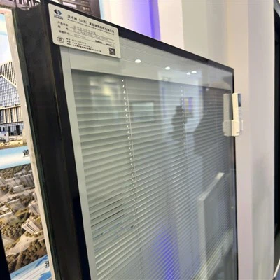 Vitrage isolant sous vide hybride Low-E